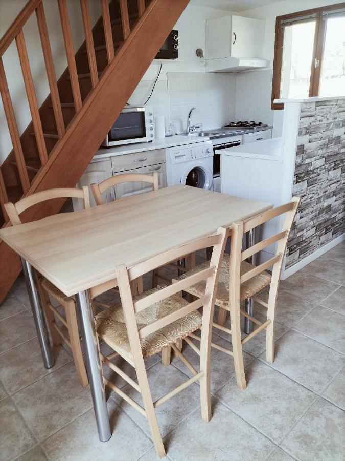 A Deux Pas De Cabourg ,avec Belle Vue Sur La Campagne Normande.a Holiday home